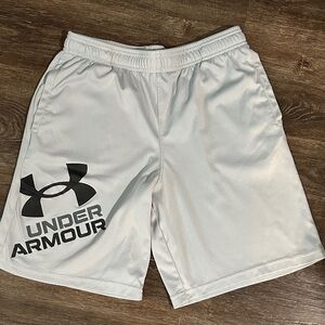Under Armour Men's Light Gray Athletic Shorts